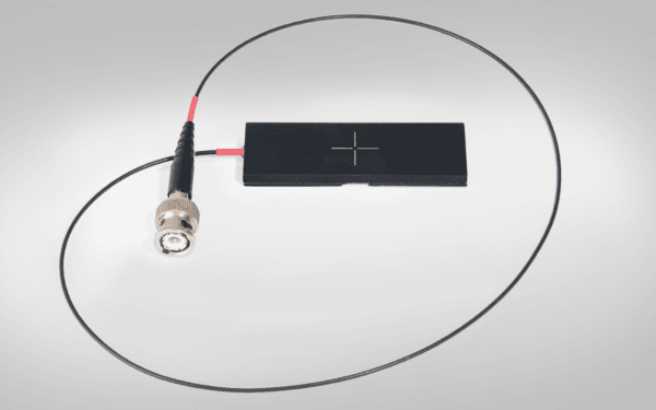 MC-MQS/OVV - Sensor de microscopia sem pré-amplificador. O sensor pode ser conectado diretamente ao ULM-500 via conector BNC.
